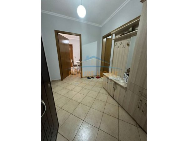 Tirane, jepet me qera 2+1 Kati 2, 83 m² 400 € (Astir)
