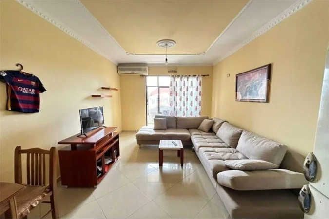 Tirane, jepet me qera apartament 1+1 Kati 8, 81 m² 400 € (Loni ligori)