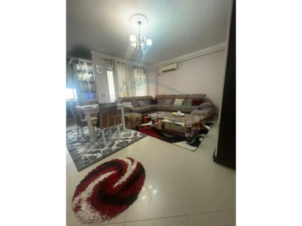 Tirane, shitet apartament 2+1 Kati 5, 106 m² 165.000 € (Kinostudio)