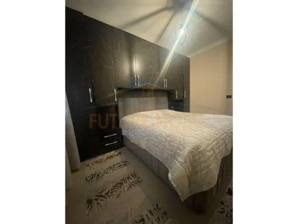 Tirane, shitet apartament 2+1 Kati 5, 106 m² 165.000 € (Kinostudio)