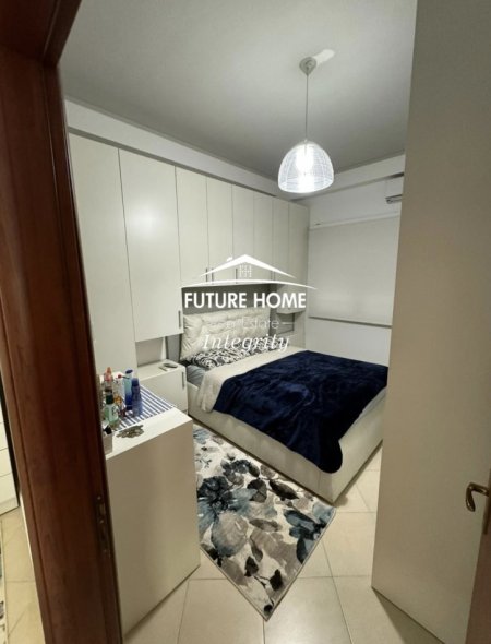 Tirane, jepet me qera apartament 1+1 Kati 1, 70 m² 600 € (Rruga Bill Klinton)