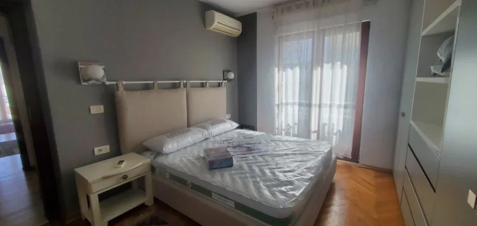 Tirane, jepet me qera 1+1 Kati 6, 65 m² 550 € (Myslym Shyri)