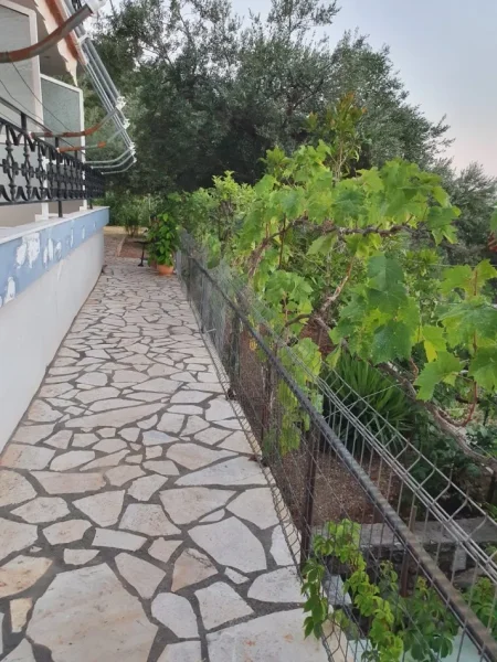 Vlore, shitet Vile ne plazh 5+1 Kati 2, 1.920 m² 700.000 € (Borsh, Himare)