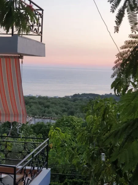 Vlore, shitet Vile ne plazh 5+1 Kati 2, 1.920 m² 700.000 € (Borsh, Himare)