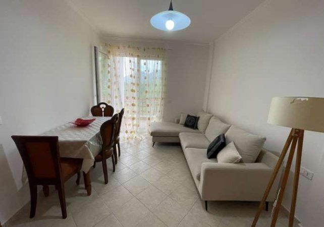 Tirane, shitet apartament 1+1 Kati 3, 60 m² 68.000 € (Fresku)