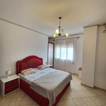 Tirane, jepet me qera apartament 2+1 Kati 8, 87 m² 650 € (Rruga Kavajes)