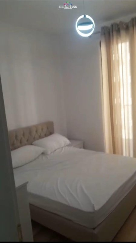 Tirane, jepet me qera apartament 1+1+Ballkon Kati 3, 65 m² 450 € (astir)
