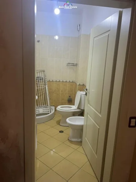 Tirane, jepet me qera apartament 2+1 Kati 6, 90 m² 400 € (astir)