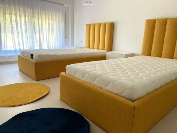 Tirane, jepet me qera apartament 3+1 Kati 1, 250 m² 1.300 € (kodra e diellit)