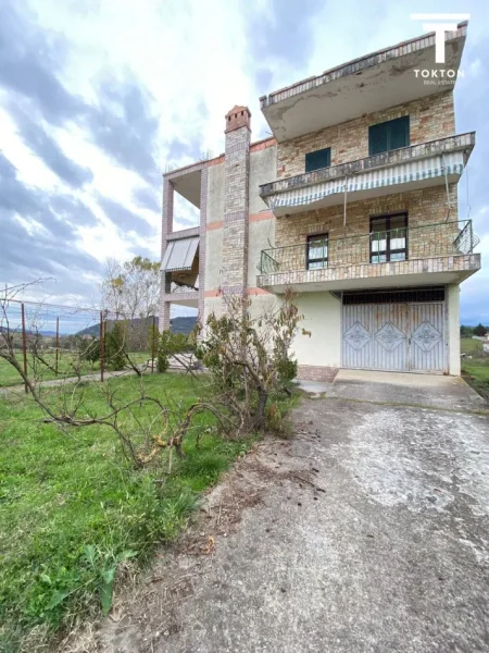 Tirane, shitet Vile 3 Katshe Kati 3, 528 m² 255.000 € (PEZE)