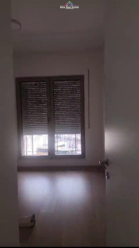 Tirane, jepet me qera 2+1+Ballkon Kati 3, 120 m² 850 € (kompleksi delijorgji)