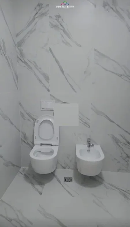 Tirane, jepet me qera 2+1+Ballkon Kati 3, 120 m² 850 € (kompleksi delijorgji)