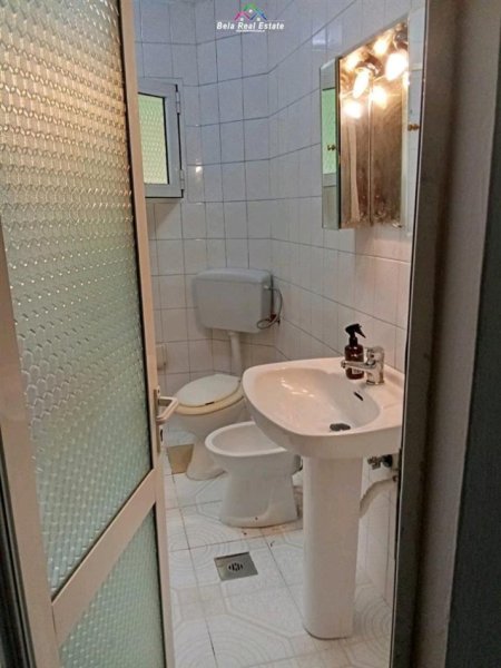 Tirane, jepet me qera apartament 2+1 Kati 4, 80 m² 450 € (oxhaku)