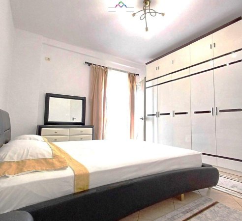 Tirane, jepet me qera apartament 2+1 Kati 4, 80 m² 500 € (vasil shanto)