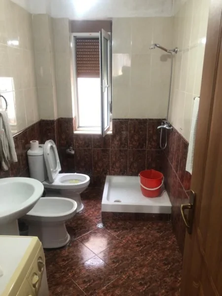 Tirane, jepet me qera apartament 2+1 Kati 6, 400 € ("SIRI KODRA")