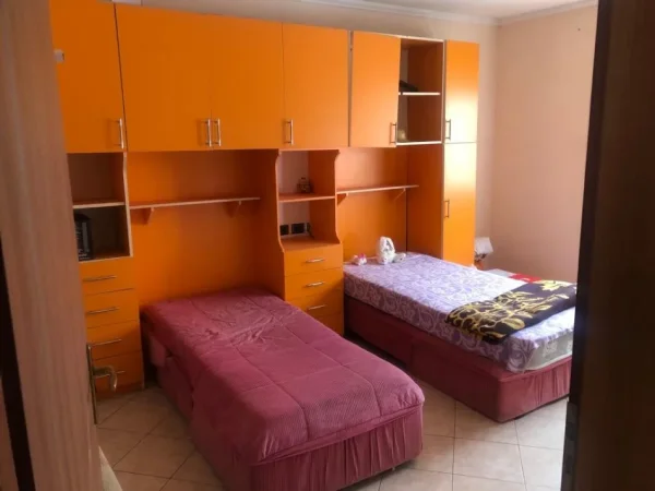 Tirane, jepet me qera apartament 2+1 Kati 6, 400 € ("SIRI KODRA")