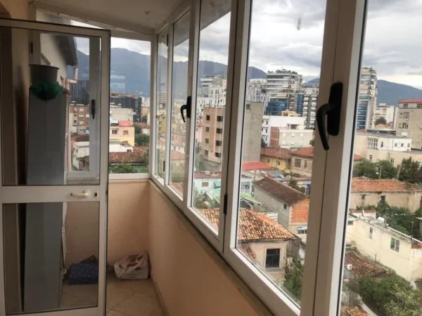 Tirane, jepet me qera apartament 2+1 Kati 6, 400 € ("SIRI KODRA")