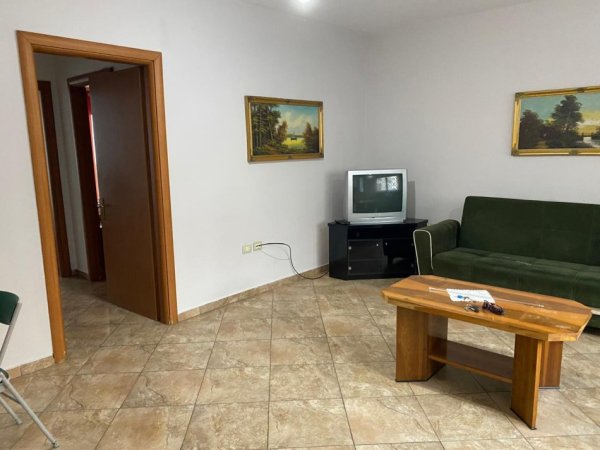Jepet me qera apartament 2+1, kati i 4 me ashensor, 100m², 35.000 Leke (prane KMY-Yzberisht)