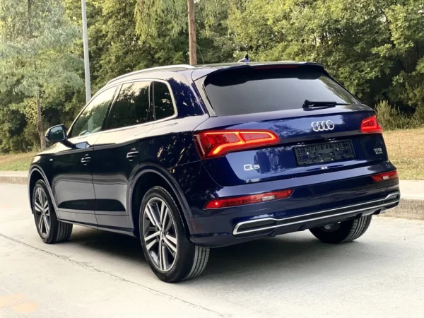 Tirane, shes makine Audi Q5 S line 2018 Benzin, blu e errët automatik Klima 140.000 km