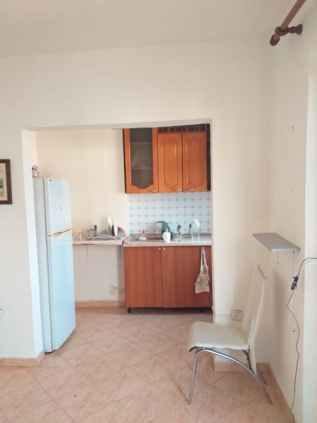 Tirane, jap me qera apartament 1+1+Ballkon Kati 5, 65 m² (Porcelan)