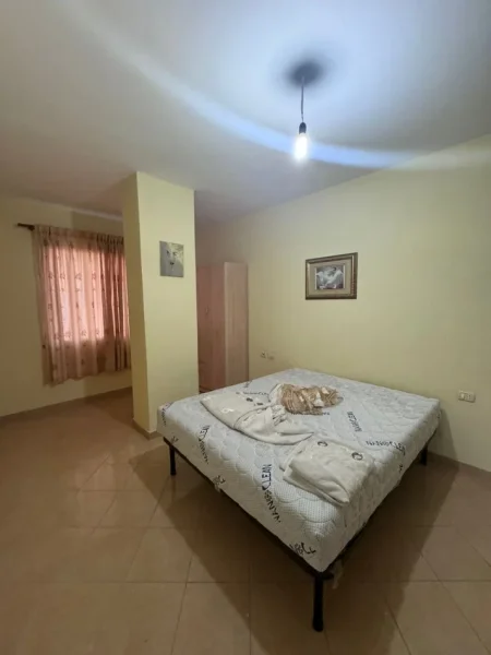 Tirane, jepet me qera apartament 1+1+Ballkon Kati 2, 70 m² 350 € (Rruga teodor keko)