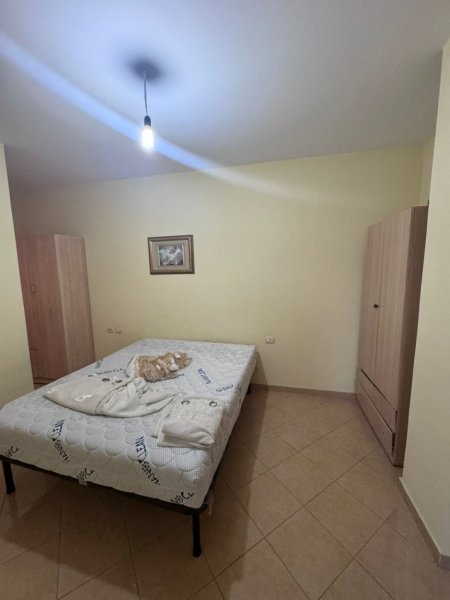 Tirane, jepet me qera apartament 1+1+Ballkon Kati 2, 70 m² 350 € (Rruga teodor keko)
