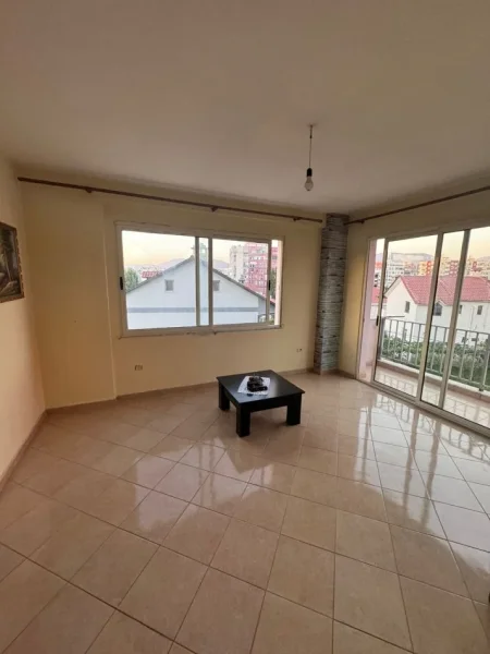 Tirane, jepet me qera apartament 1+1+Ballkon Kati 2, 70 m² 350 € (Rruga teodor keko)