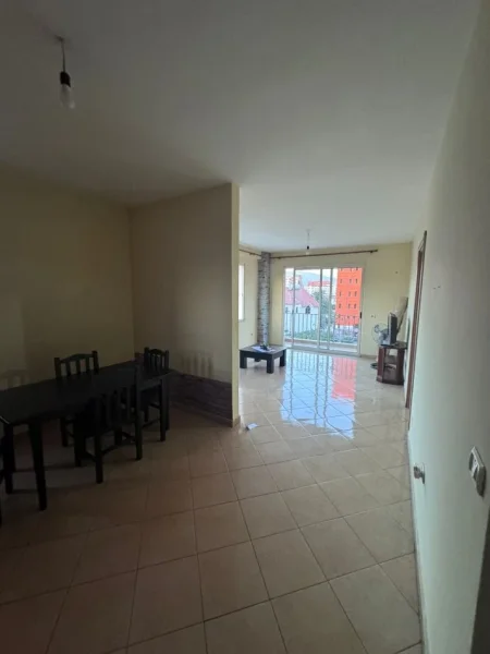 Tirane, jepet me qera apartament 1+1+Ballkon Kati 2, 70 m² 350 € (Rruga teodor keko)