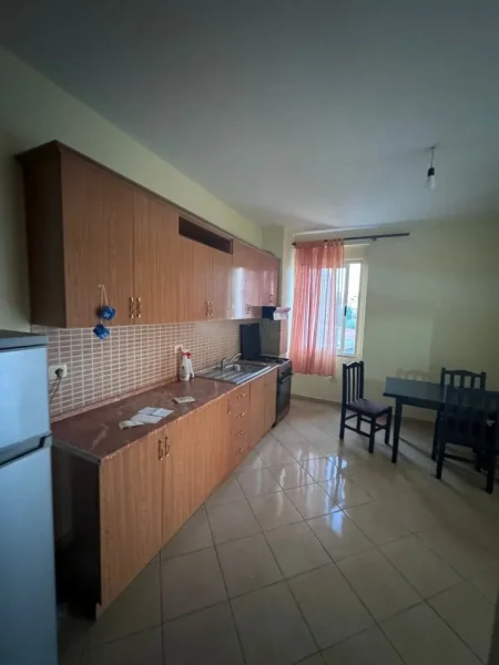 Tirane, jepet me qera apartament 1+1+Ballkon Kati 2, 70 m² 350 € (Rruga teodor keko)