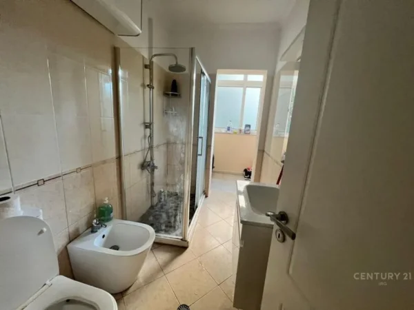 Tirane, shitet apartament 2+1 Kati 2, 95 m² 150.000 € 