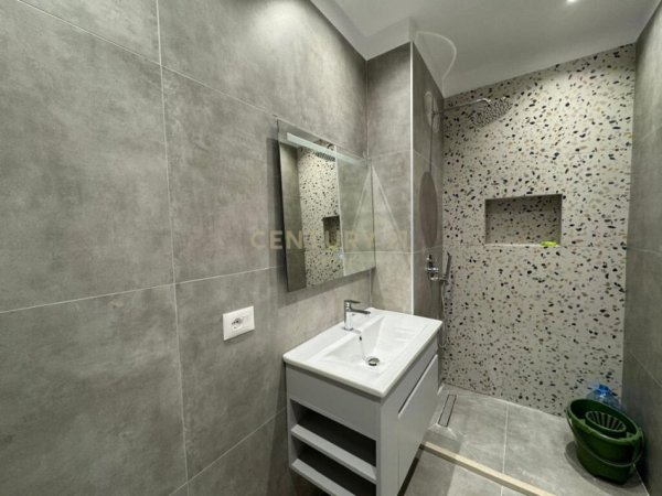 Tirane, shitet apartament 1+1+Ballkon Kati 5, 70 m² (sheshi willson)
