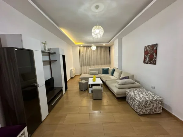 Tirane, jepet me qera apartament 2+1 Kati 7, 90 m² 500 € (Rruga Teodor Keko)