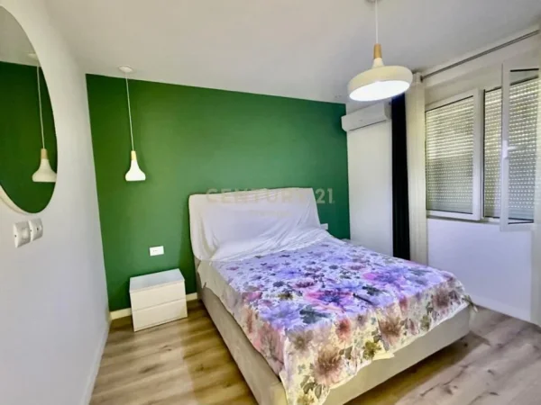 Tirane, jepet me qera apartament 2+1 Kati 1, 181 m² 700 € (Rruga Him Kolli)