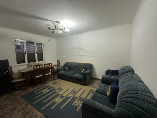 Tirane, jepet me qera apartament 2+1+Ballkon Kati 2, 73 m² 400 € (Laprak)