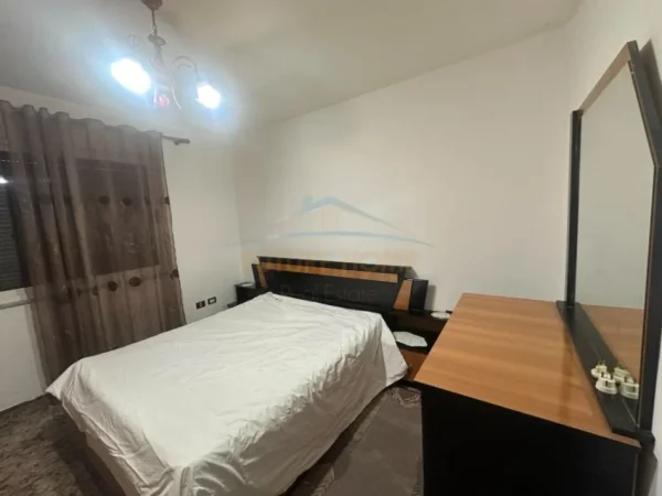 Tirane, jepet me qera apartament 2+1+Ballkon Kati 2, 73 m² 400 € (Laprak)