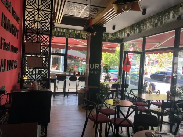 Tirane, shitet ambjent biznesi Kati 0, 50 m² (Robert Shvarc)