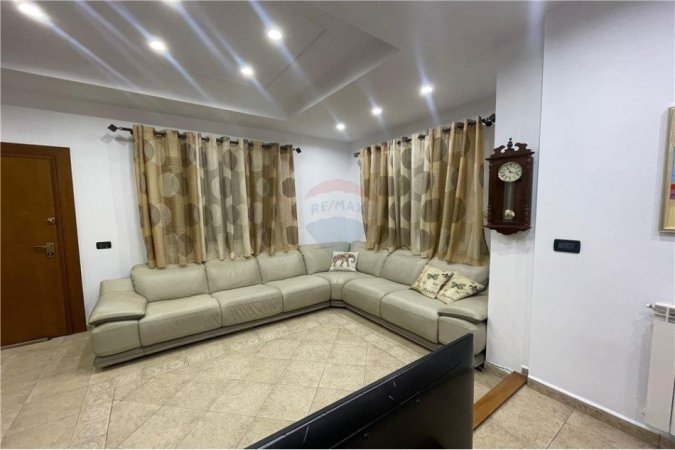 Tirane, jepet me qera 2+1 Kati 4, 85 m² 500 € (rruga osmon myrderizi)