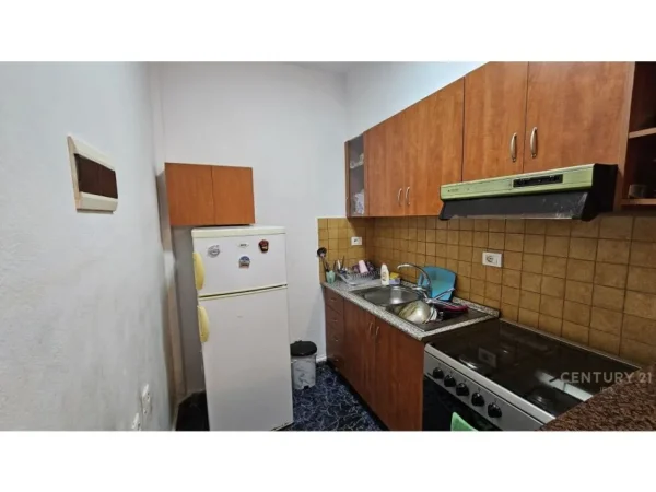 Tirane, shitet ambjent biznesi Kati 0, 40 m² 58.000 € (RRUGA E KAVAJES)