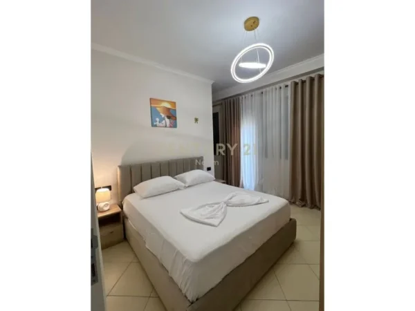 Tirane, jepet me qera apartament 1+1 Kati 4, 100 m² 700 € (RRUGA E KOSOVAREVE)