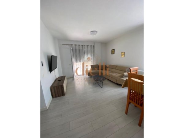 Tirane, jepet me qera apartament 2+1 Kati 2, 600 € 