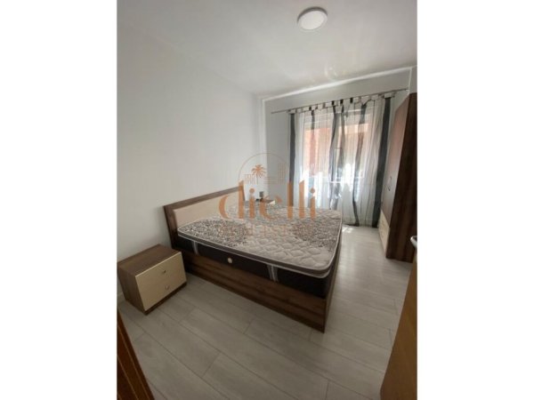 Tirane, jepet me qera apartament 2+1 Kati 2, 600 € 