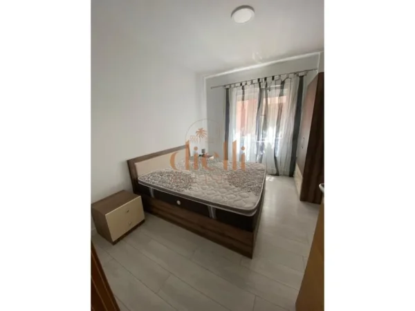 Tirane, jepet me qera apartament 2+1 Kati 2, 600 € 