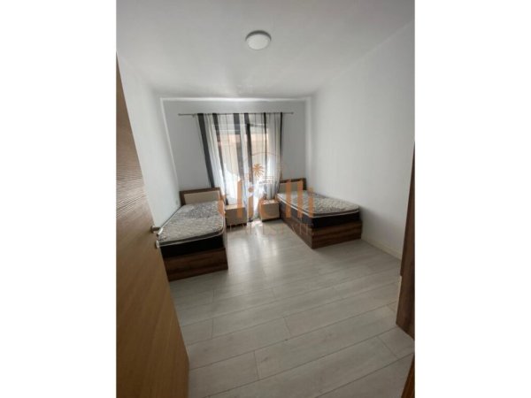 Tirane, jepet me qera apartament 2+1 Kati 2, 600 € 
