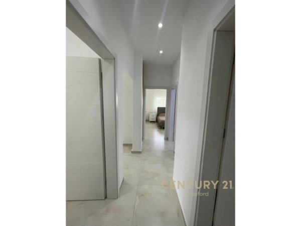 Tirane, jepet me qera apartament 3+1+Aneks+Ballkon Kati 1, 120 m² 750 € (Sauk i vjeter , Pamja)