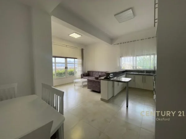 Tirane, jepet me qera apartament 3+1+Aneks+Ballkon Kati 1, 120 m² 750 € (Sauk i vjeter , Pamja)