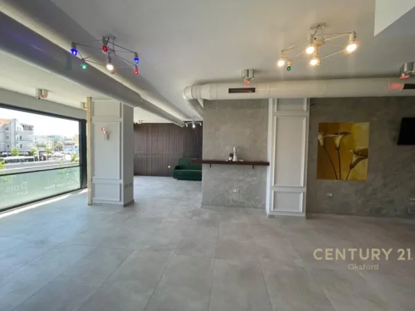 Tirane, jepet me qera ambjent biznesi Kati 1, 205 m² 1.600 € (Astir)