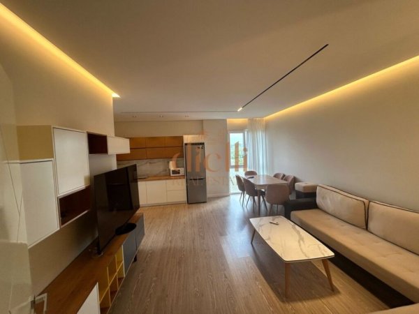 Tirane, jepet me qera apartament 2+1 Kati 3, 100 m² 800 € 