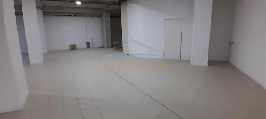 Tirane, jepet me qera ambjent biznesi Kati -1, 618 m² 12.000 € (Rruga e Barrikadave, Tirane, AREA42260)