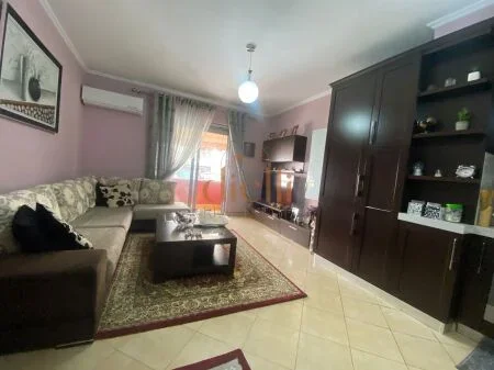Tirane, shitet apartament 3+1+Ballkon Kati 3, 120 m² 170.000 € (Rruga Aleksandri I Madh)