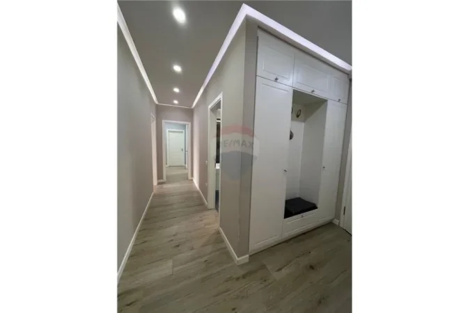Tirane, shitet apartament 3+1 Kati 7, 145 m² 250.000 € (Green City - Fusha e Aviacionit)